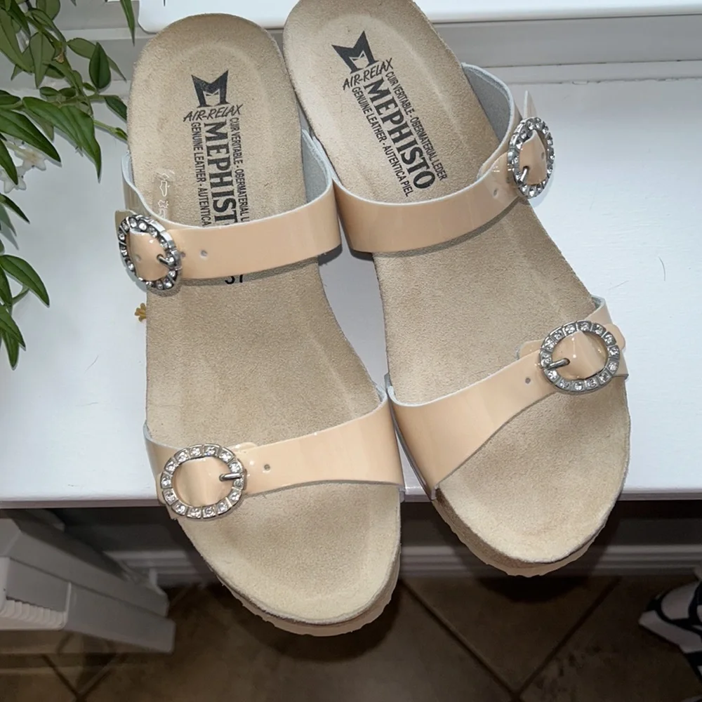 Sz 37(7.5)⭐️New Mephisto Lidia Nude Crystal Patent Leather Wedge.⭐️See Reference - Picture 3 of 15